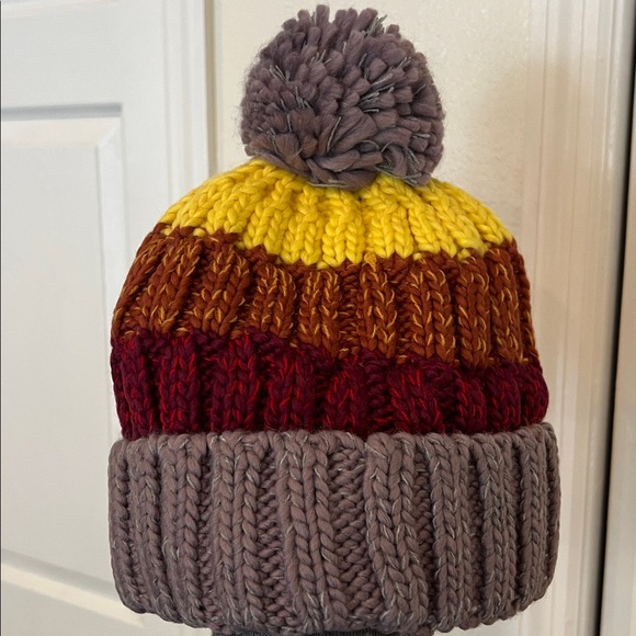 Verdict chasing sunsets Multicolor Knit Pom-Pom Beanie main image 5